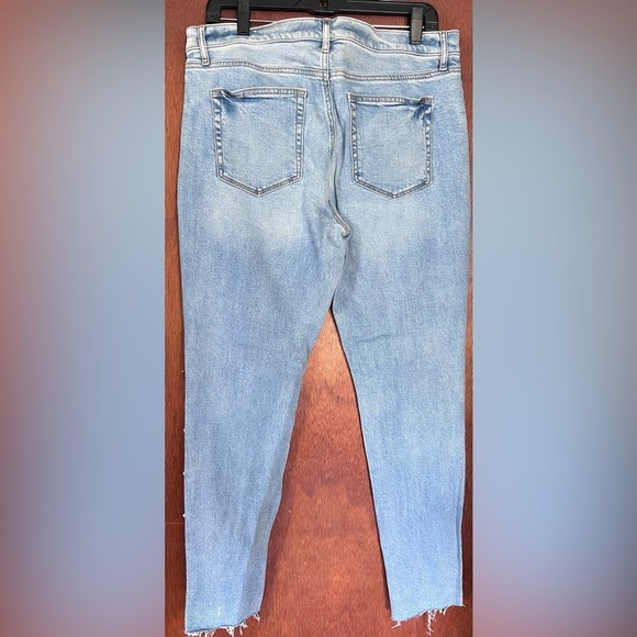Loft Women’s Size 12 Modern Skinny Side Pearl Frayed Bottom Jeans - Picture 2 of 6